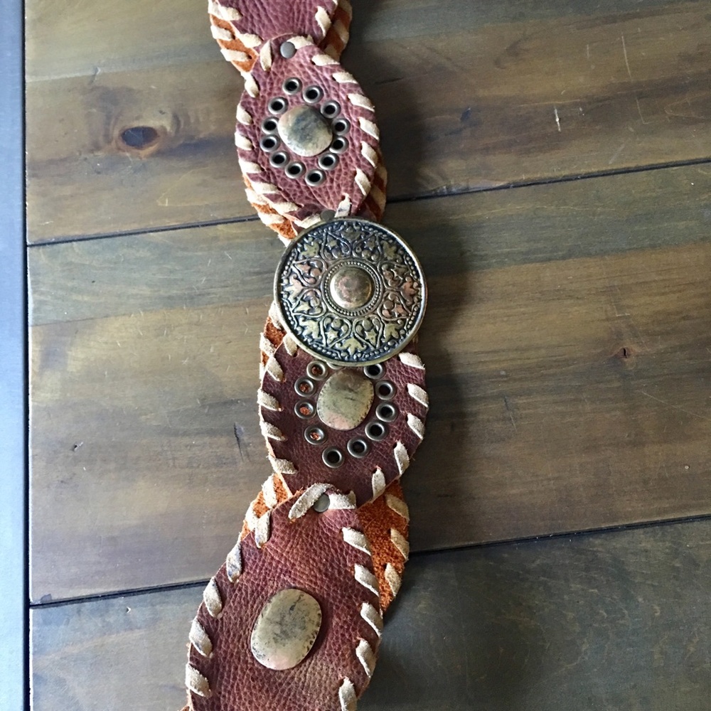 Vintage Boho leather and metal belt - Picture 4 of 11